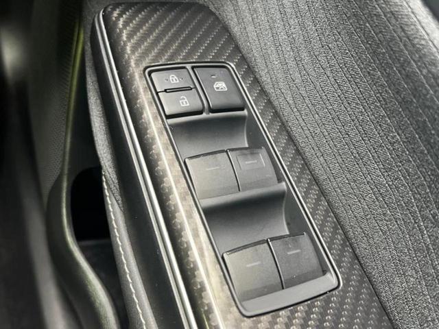 クラウンハイブリッド ４ＷＤ　ＲＳ　Ｆｏｕｒ　新品タイヤ／サンルーフ／保証書／純正　ＳＤナビ／衝突安全装置／シートヒーター　前席／車線逸脱防止支援システム／ヘッドランプ　ＬＥＤ／Ｂｌｕｅｔｏｏｔｈ接続／ＥＴＣ／ＥＢＤ付ＡＢＳ／横滑り防止装置（28枚目）