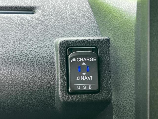 タント ４ＷＤカスタムＲＳ　新品タイヤ／保証書／純正　ＳＤナビ／衝突安全装置／両側電動スライドドア／シートヒーター／パノラマモニター／車線逸脱防止支援システム／シート　ハーフレザー／ヘッドランプ　ＬＥＤ　衝突被害軽減システム（35枚目）