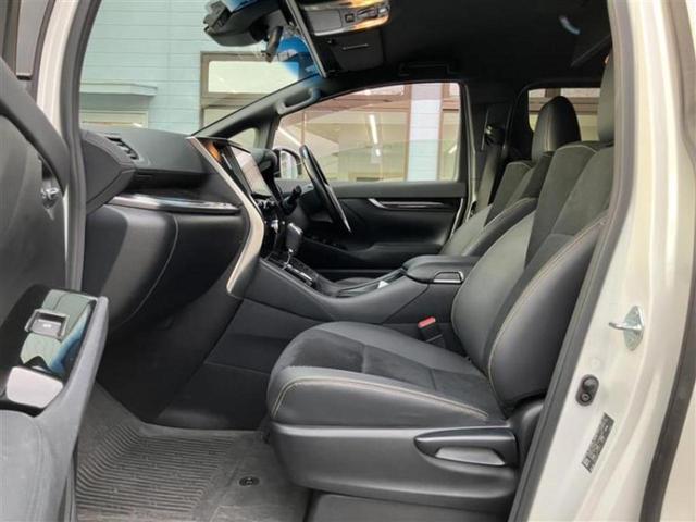 アルファードハイブリッド ４ＷＤハイブリッドＳタイプゴールド　保証書／ディスプレイオーディオ＋ナビ９インチ／フリップダウンモニター　純正　１２．１インチ／衝突安全装置／両側電動スライドドア／車線逸脱防止支援システム／シート　ハーフレザー　衝突被害軽減システム（6枚目）