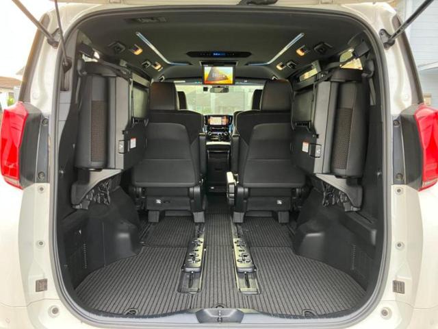 アルファードハイブリッド ４ＷＤハイブリッドＳタイプゴールド　保証書／ディスプレイオーディオ＋ナビ９インチ／フリップダウンモニター　純正　１２．１インチ／衝突安全装置／両側電動スライドドア／車線逸脱防止支援システム／シート　ハーフレザー　衝突被害軽減システム（8枚目）