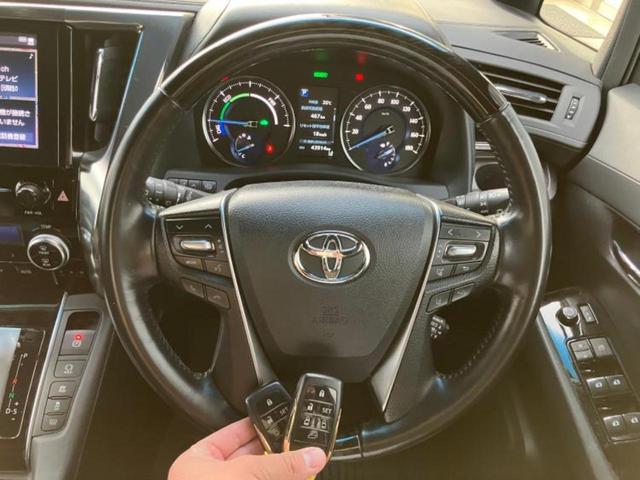 アルファードハイブリッド ４ＷＤハイブリッドＳタイプゴールド　保証書／ディスプレイオーディオ＋ナビ９インチ／フリップダウンモニター　純正　１２．１インチ／衝突安全装置／両側電動スライドドア／車線逸脱防止支援システム／シート　ハーフレザー　衝突被害軽減システム（12枚目）