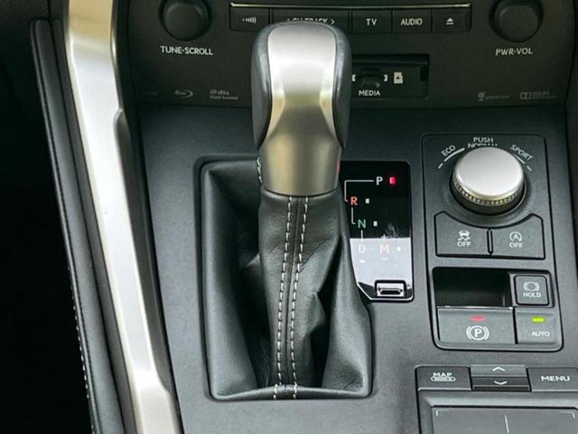 NX 4WD NX200tバージョンL 保証書/純正 SDナビ/プリクラッシュセーフティ/シートエアコン/車線逸脱防止支援システム/シート フルレザー/電動バックドア/ヘッドランプ LED/Bluetooth接続/ETC/EBD付ABS(18枚目)