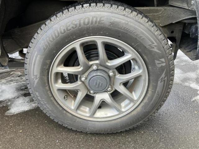 ジムニー ４ＷＤ　ＸＣ　新品タイヤ／保証書／社外　ＳＤナビ／衝突安全装置／シートヒーター／車線逸脱防止支援システム／ヘッドランプ　ＬＥＤ／Ｂｌｕｅｔｏｏｔｈ接続／ＥＴＣ／ＡＢＳ／横滑り防止装置／アイドリングストップ　４ＷＤ（18枚目）