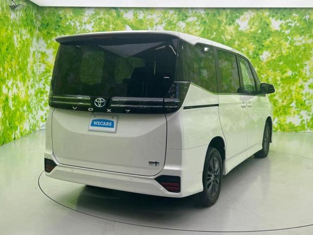 ヴォクシー ４ＷＤハイブリッドＳ－Ｚ　保証書／ディスプレイオーディオ１０．５インチ／衝突安全装置／両側電動スライドドア／シートヒーター　前席／車線逸脱防止支援システム／シート　ハーフレザー／オートステップ／ヘッドランプ　ＬＥＤ　４ＷＤ（3枚目）