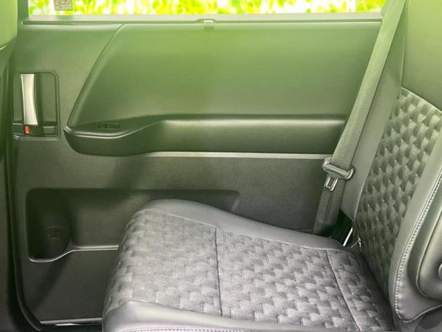 ヴォクシー ４ＷＤハイブリッドＳ－Ｚ　保証書／ディスプレイオーディオ１０．５インチ／衝突安全装置／両側電動スライドドア／シートヒーター　前席／車線逸脱防止支援システム／シート　ハーフレザー／オートステップ／ヘッドランプ　ＬＥＤ　４ＷＤ（24枚目）