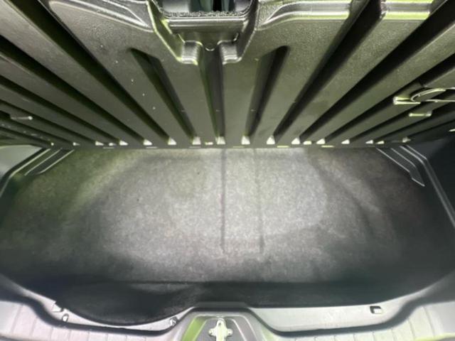 ヴォクシー ４ＷＤハイブリッドＳ－Ｚ　保証書／ディスプレイオーディオ１０．５インチ／衝突安全装置／両側電動スライドドア／シートヒーター　前席／車線逸脱防止支援システム／シート　ハーフレザー／オートステップ／ヘッドランプ　ＬＥＤ　４ＷＤ（26枚目）