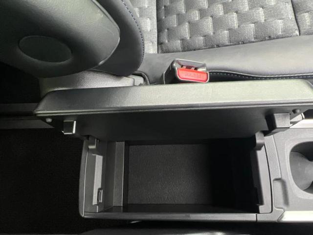 ヴォクシー ４ＷＤハイブリッドＳ－Ｚ　保証書／ディスプレイオーディオ１０．５インチ／衝突安全装置／両側電動スライドドア／シートヒーター　前席／車線逸脱防止支援システム／シート　ハーフレザー／オートステップ／ヘッドランプ　ＬＥＤ　４ＷＤ（34枚目）