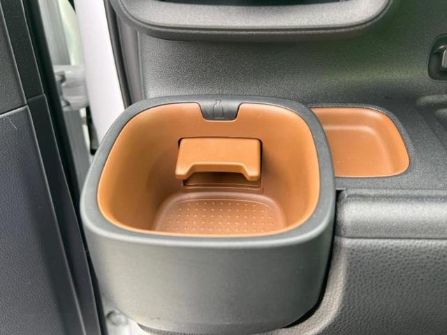 シエンタ ４ＷＤハイブリッドＧ　ディスプレイオーディオ／衝突安全装置／両側電動スライドドア／全方位モニター／車線逸脱防止支援システム／ヘッドランプ　ＬＥＤ／ＵＳＢジャック／Ｂｌｕｅｔｏｏｔｈ接続／ＥＴＣ／ＥＢＤ付ＡＢＳ　全周囲カメラ（34枚目）