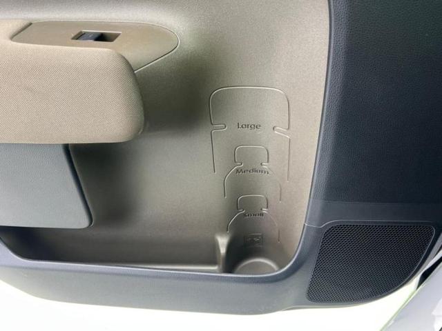 シエンタ ４ＷＤハイブリッドＧ　ディスプレイオーディオ／衝突安全装置／両側電動スライドドア／全方位モニター／車線逸脱防止支援システム／ヘッドランプ　ＬＥＤ／ＵＳＢジャック／Ｂｌｕｅｔｏｏｔｈ接続／ＥＴＣ／ＥＢＤ付ＡＢＳ　全周囲カメラ（38枚目）