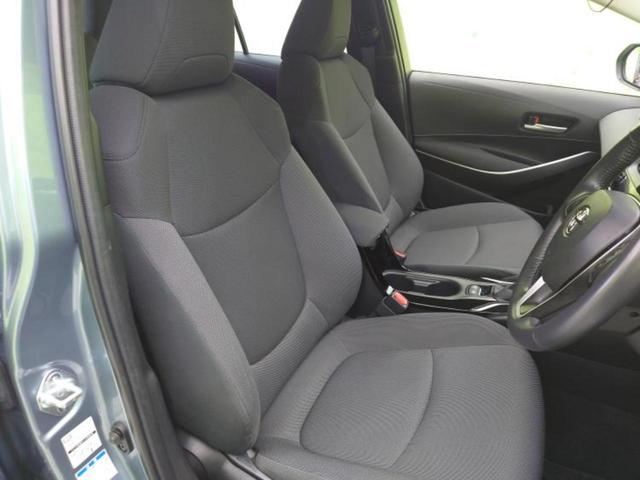 カローラ ４ＷＤハイブリッドＳ　ディスプレイオーディオ８インチ／衝突安全装置／車線逸脱防止支援システム／ドライブレコーダー　前後／ヘッドランプ　ＬＥＤ／ＥＴＣ／ＥＢＤ付ＡＢＳ／横滑り防止装置／アイドリングストップ　バックカメラ　ＴＶ（4枚目）