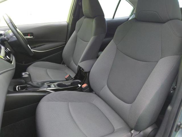 カローラ ４ＷＤハイブリッドＳ　ディスプレイオーディオ８インチ／衝突安全装置／車線逸脱防止支援システム／ドライブレコーダー　前後／ヘッドランプ　ＬＥＤ／ＥＴＣ／ＥＢＤ付ＡＢＳ／横滑り防止装置／アイドリングストップ　バックカメラ　ＴＶ（6枚目）