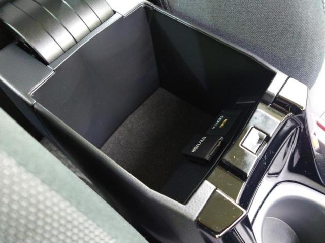 カローラ ４ＷＤハイブリッドＳ　ディスプレイオーディオ８インチ／衝突安全装置／車線逸脱防止支援システム／ドライブレコーダー　前後／ヘッドランプ　ＬＥＤ／ＥＴＣ／ＥＢＤ付ＡＢＳ／横滑り防止装置／アイドリングストップ　バックカメラ　ＴＶ（31枚目）