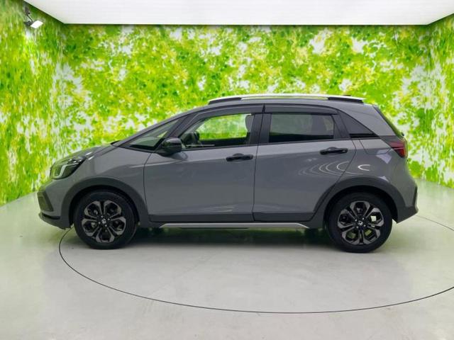 フィット ４ＷＤ　ｅＨＥＶクロスター　保証書／純正　９インチ　ＳＤナビ／衝突安全装置／車線逸脱防止支援システム／シート　ハーフレザー／ヘッドランプ　ＬＥＤ／ＵＳＢジャック／Ｂｌｕｅｔｏｏｔｈ接続／ＥＴＣ／ＥＢＤ付ＡＢＳ／横滑り防止装置（2枚目）