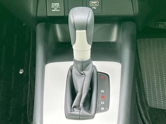 フィット ４ＷＤ　ｅＨＥＶクロスター　保証書／純正　９インチ　ＳＤナビ／衝突安全装置／車線逸脱防止支援システム／シート　ハーフレザー／ヘッドランプ　ＬＥＤ／ＵＳＢジャック／Ｂｌｕｅｔｏｏｔｈ接続／ＥＴＣ／ＥＢＤ付ＡＢＳ／横滑り防止装置（18枚目）