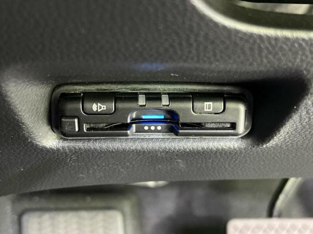 フィット ４ＷＤ　ｅＨＥＶクロスター　保証書／純正　９インチ　ＳＤナビ／衝突安全装置／車線逸脱防止支援システム／シート　ハーフレザー／ヘッドランプ　ＬＥＤ／ＵＳＢジャック／Ｂｌｕｅｔｏｏｔｈ接続／ＥＴＣ／ＥＢＤ付ＡＢＳ／横滑り防止装置（25枚目）