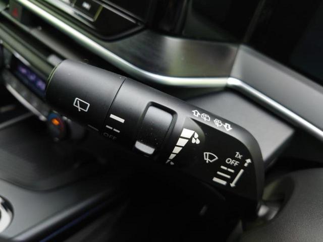 ノート 4WDオーテックFOUR 新品タイヤ/保証書/純正 SDナビ/インテリジェントルームミラー/衝突安全装置/シートヒーター/全方位モニター/車線逸脱防止支援システム/シート 合皮/プロパイロット/ヘッドランプ LED 4WD(17枚目)