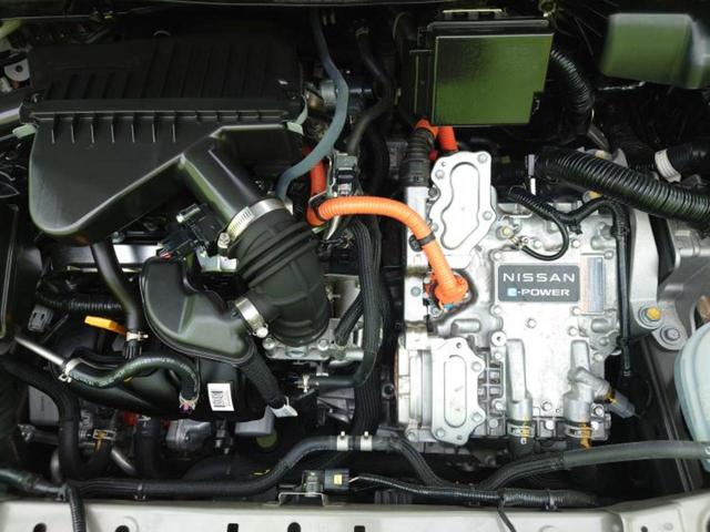 ノート 4WDオーテックFOUR 新品タイヤ/保証書/純正 SDナビ/インテリジェントルームミラー/衝突安全装置/シートヒーター/全方位モニター/車線逸脱防止支援システム/シート 合皮/プロパイロット/ヘッドランプ LED 4WD(58枚目)