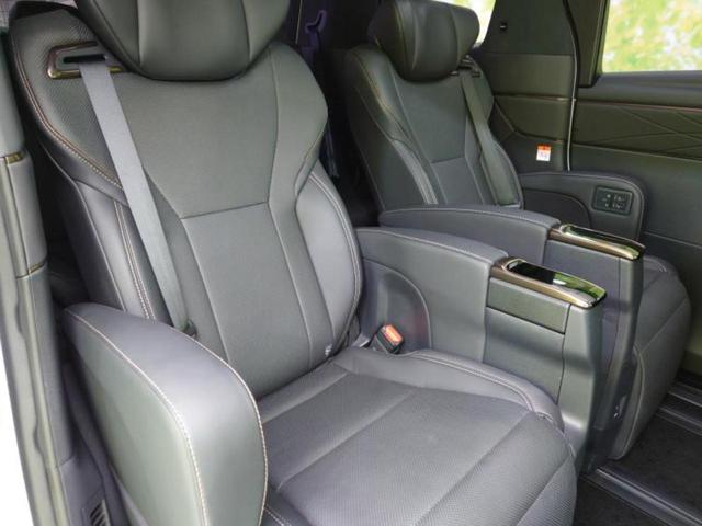 アルファードハイブリッド ４ＷＤハイブリッドＺ　サンルーフ／保証書／ディスプレイオーディオ＋ナビ／デジタルインナーミラー／衝突安全装置／両側電動スライドドア／シートヒーター／全方位モニター／車線逸脱防止支援システム／シート　合皮　全周囲カメラ（5枚目）