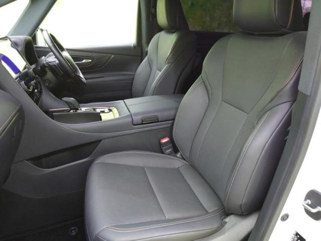 アルファードハイブリッド ４ＷＤハイブリッドＺ　サンルーフ／保証書／ディスプレイオーディオ＋ナビ／デジタルインナーミラー／衝突安全装置／両側電動スライドドア／シートヒーター／全方位モニター／車線逸脱防止支援システム／シート　合皮　全周囲カメラ（7枚目）