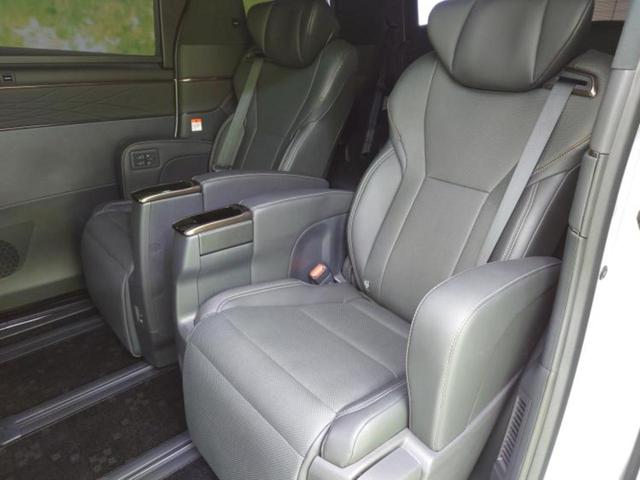 アルファードハイブリッド ４ＷＤハイブリッドＺ　サンルーフ／保証書／ディスプレイオーディオ＋ナビ／デジタルインナーミラー／衝突安全装置／両側電動スライドドア／シートヒーター／全方位モニター／車線逸脱防止支援システム／シート　合皮　全周囲カメラ（8枚目）