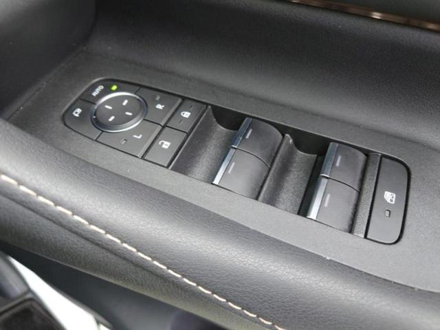 アルファードハイブリッド ４ＷＤハイブリッドＺ　サンルーフ／保証書／ディスプレイオーディオ＋ナビ／デジタルインナーミラー／衝突安全装置／両側電動スライドドア／シートヒーター／全方位モニター／車線逸脱防止支援システム／シート　合皮　全周囲カメラ（28枚目）