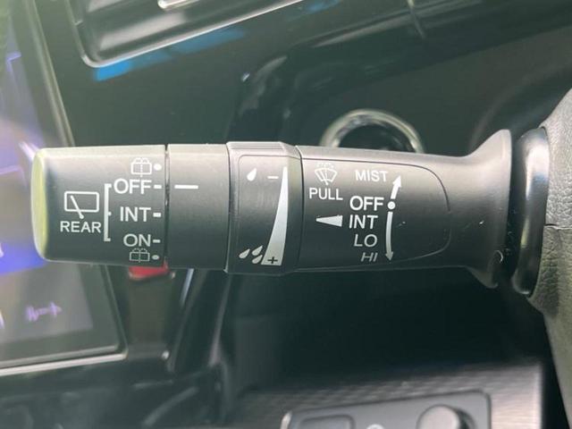 ステップワゴンスパーダ ４ＷＤスパーダクールスピリット・ホンダセンシング　新品タイヤ／保証書／純正　１０インチ　ＳＤナビ／両側電動スライドドア／シートヒーター　前席／シート　ハーフレザー／ヘッドランプ　ＬＥＤ／ＵＳＢジャック／ＥＴＣ／ＥＢＤ付ＡＢＳ／横滑り防止装置　４ＷＤ（17枚目）