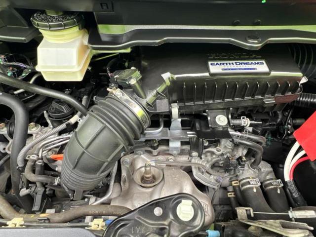 ステップワゴンスパーダ ４ＷＤスパーダクールスピリット・ホンダセンシング　新品タイヤ／保証書／純正　１０インチ　ＳＤナビ／両側電動スライドドア／シートヒーター　前席／シート　ハーフレザー／ヘッドランプ　ＬＥＤ／ＵＳＢジャック／ＥＴＣ／ＥＢＤ付ＡＢＳ／横滑り防止装置　４ＷＤ（60枚目）