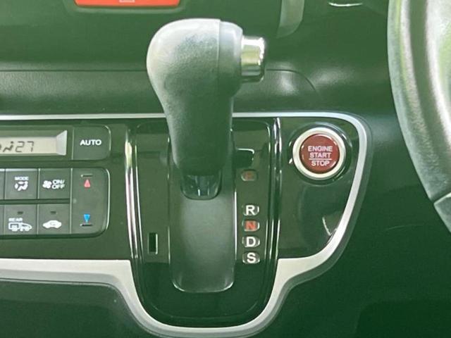 N-BOXカスタム 4WD G・ターボパッケージ 新品タイヤ/保証書/両側電動スライドドア/ヘッドランプ HID/EBD付ABS/横滑り防止装置/エアバッグ 運転席/エアバッグ 助手席/アルミホイール 純正 15インチ/パワーウインドウ 4WD(13枚目)