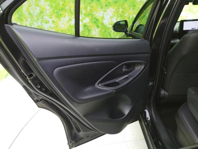 ヤリスクロス ４ＷＤハイブリッドＺ　保証書／純正　メモリーナビ／衝突安全装置／シートヒーター　前席／パノラミックビューモニター／車線逸脱防止支援システム／シート　ハーフレザー／電動バックドア／ヘッドランプ　ＬＥＤ　衝突被害軽減システム（23枚目）