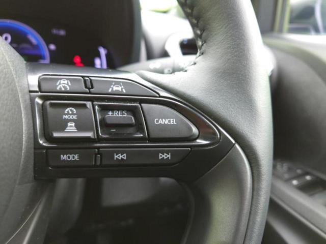 ヤリスクロス ４ＷＤハイブリッドＺ　保証書／純正　メモリーナビ／衝突安全装置／シートヒーター　前席／パノラミックビューモニター／車線逸脱防止支援システム／シート　ハーフレザー／電動バックドア／ヘッドランプ　ＬＥＤ　衝突被害軽減システム（27枚目）