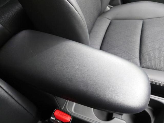 ヤリスクロス ４ＷＤハイブリッドＺ　保証書／純正　メモリーナビ／衝突安全装置／シートヒーター　前席／パノラミックビューモニター／車線逸脱防止支援システム／シート　ハーフレザー／電動バックドア／ヘッドランプ　ＬＥＤ　衝突被害軽減システム（32枚目）