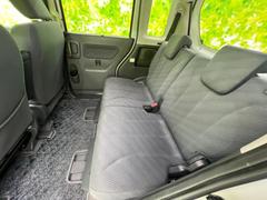 ＷＥＣＡＲＳでは各商談席に大型モニターをご用意しております！見やすい大画面でゆったりと全国の在庫をご覧いただけます！是非ご来店お待ちしております！ 7