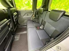 ＷＥＣＡＲＳでは各商談席に大型モニターをご用意しております！見やすい大画面でゆったりと全国の在庫をご覧いただけます！是非ご来店お待ちしております！ 7