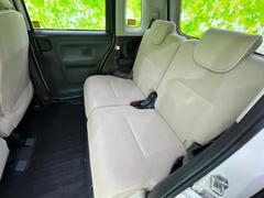 ＷＥＣＡＲＳでは各商談席に大型モニターをご用意しております！見やすい大画面でゆったりと全国の在庫をご覧いただけます！是非ご来店お待ちしております！ 7