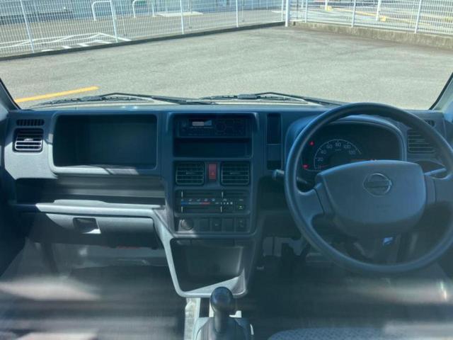 ＮＴ１００クリッパートラック ４ＷＤ　ＤＸ　新品タイヤ／エアバッグ　運転席／パワーステアリング／マニュアルエアコン　４ＷＤ（4枚目）