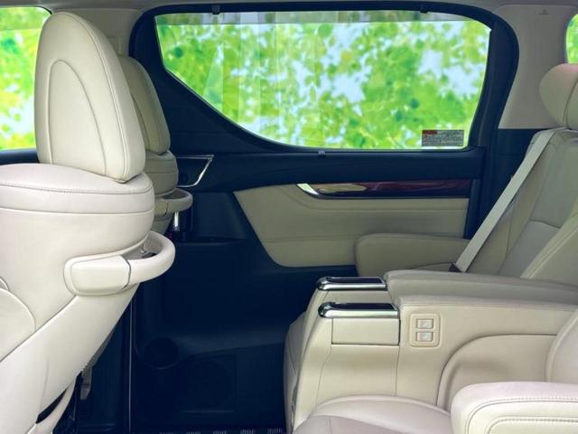 WECARSでは各商談席に大型モニターをご用意しております!見やすい大画面でゆったりと全国の在庫をご覧いただけます!是非ご来店お待ちしております!