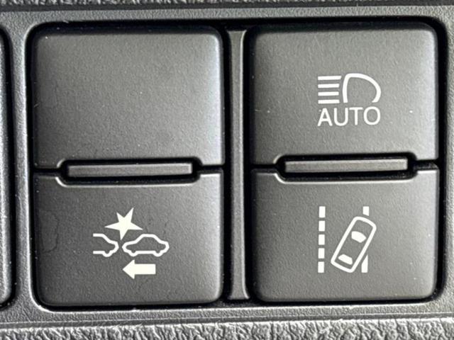 カローラフィールダー ハイブリッドＧエアロツアラー　純正　ＳＤナビ／衝突安全装置／車線逸脱防止支援システム／ヘッドランプ　ＬＥＤ／Ｂｌｕｅｔｏｏｔｈ接続／ＥＴＣ／横滑り防止装置／アイドリングストップ／フルセグＴＶ／ＤＶＤ／禁煙車　衝突被害軽減システム（15枚目）