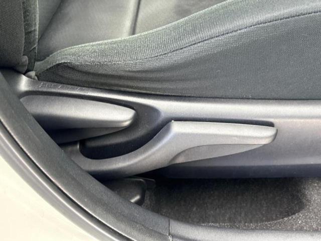 カローラフィールダー ハイブリッドＧエアロツアラー　純正　ＳＤナビ／衝突安全装置／車線逸脱防止支援システム／ヘッドランプ　ＬＥＤ／Ｂｌｕｅｔｏｏｔｈ接続／ＥＴＣ／横滑り防止装置／アイドリングストップ／フルセグＴＶ／ＤＶＤ／禁煙車　衝突被害軽減システム（36枚目）