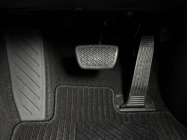 ＷＥＣＡＲＳでは各商談席に大型モニターをご用意しております！見やすい大画面でゆったりと全国の在庫をご覧いただけます！是非ご来店お待ちしております！