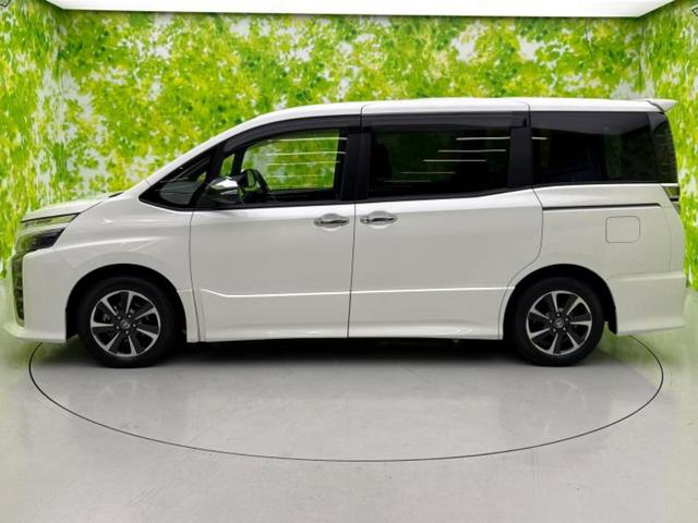 ヴォクシー ＺＳキラメキ２　新品タイヤ／衝突安全装置／両側電動スライドドア／車線逸脱防止支援システム／ヘッドランプ　ＬＥＤ／ＥＢＤ付ＡＢＳ／横滑り防止装置／アイドリングストップ／エアバッグ　運転席／エアバッグ　助手席（2枚目）