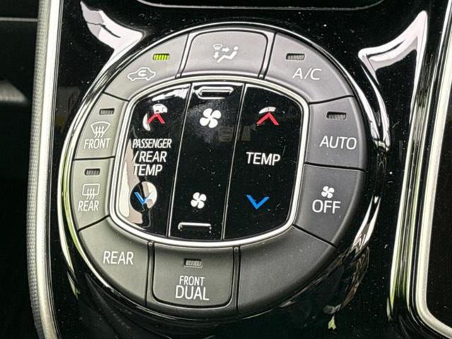 ヴォクシー ＺＳキラメキ２　新品タイヤ／衝突安全装置／両側電動スライドドア／車線逸脱防止支援システム／ヘッドランプ　ＬＥＤ／ＥＢＤ付ＡＢＳ／横滑り防止装置／アイドリングストップ／エアバッグ　運転席／エアバッグ　助手席（13枚目）