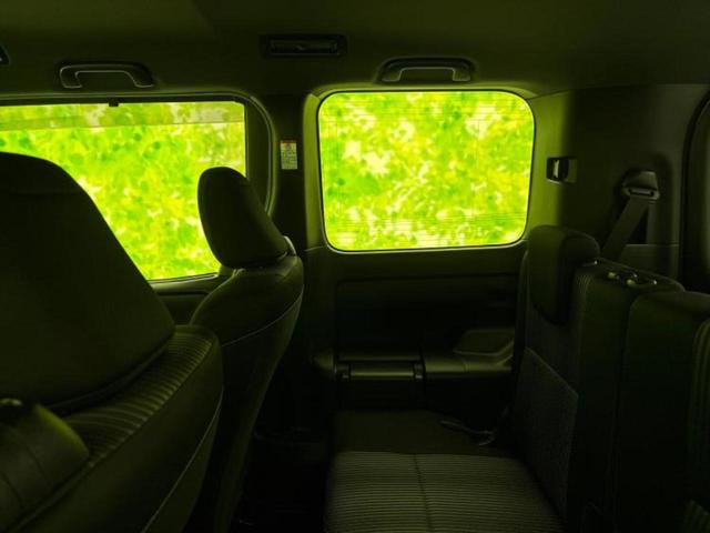 ヴォクシー ＺＳキラメキ２　新品タイヤ／衝突安全装置／両側電動スライドドア／車線逸脱防止支援システム／ヘッドランプ　ＬＥＤ／ＥＢＤ付ＡＢＳ／横滑り防止装置／アイドリングストップ／エアバッグ　運転席／エアバッグ　助手席（19枚目）