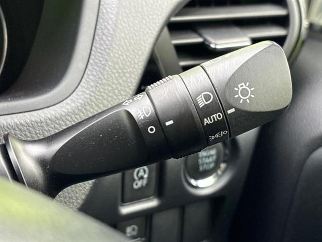 ヴォクシー ＺＳキラメキ２　新品タイヤ／衝突安全装置／両側電動スライドドア／車線逸脱防止支援システム／ヘッドランプ　ＬＥＤ／ＥＢＤ付ＡＢＳ／横滑り防止装置／アイドリングストップ／エアバッグ　運転席／エアバッグ　助手席（27枚目）
