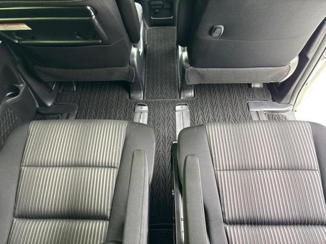 ヴォクシー ＺＳキラメキ２　新品タイヤ／衝突安全装置／両側電動スライドドア／車線逸脱防止支援システム／ヘッドランプ　ＬＥＤ／ＥＢＤ付ＡＢＳ／横滑り防止装置／アイドリングストップ／エアバッグ　運転席／エアバッグ　助手席（44枚目）