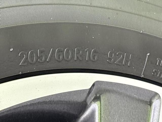 ヴォクシー ＺＳキラメキ２　新品タイヤ／衝突安全装置／両側電動スライドドア／車線逸脱防止支援システム／ヘッドランプ　ＬＥＤ／ＥＢＤ付ＡＢＳ／横滑り防止装置／アイドリングストップ／エアバッグ　運転席／エアバッグ　助手席（56枚目）