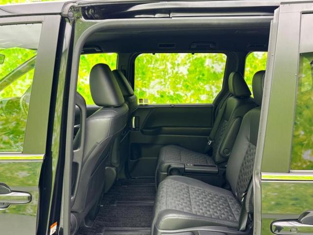 ヴォクシー ハイブリッドＳ－Ｚ　新品タイヤ／ディスプレイオーディオ＋ナビ１０インチ／デジタルインナーミラー／衝突安全装置／両側電動スライドドア／シートヒーター／パノラミックビューモニター／車線逸脱防止支援システム　全周囲カメラ（8枚目）