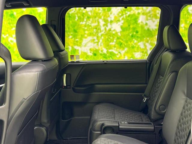 ヴォクシー ハイブリッドＳ－Ｚ　新品タイヤ／ディスプレイオーディオ＋ナビ１０インチ／デジタルインナーミラー／衝突安全装置／両側電動スライドドア／シートヒーター／パノラミックビューモニター／車線逸脱防止支援システム　全周囲カメラ（25枚目）