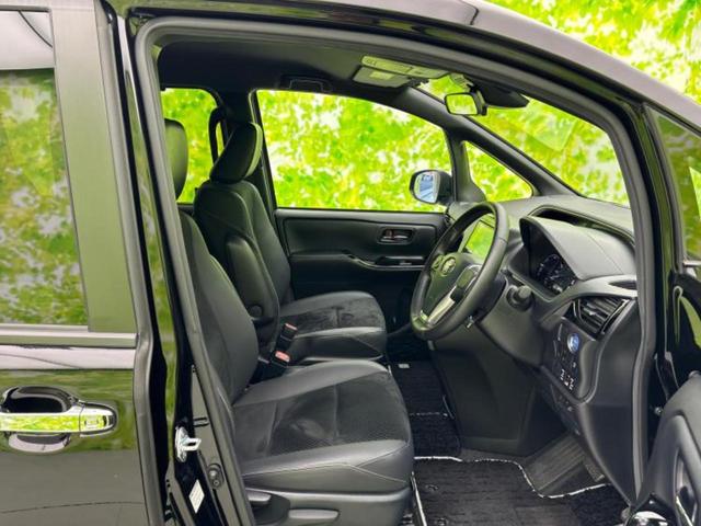 ヴォクシー ハイブリッドＺＳキラメキ３　保証書／純正　９インチ　ＳＤナビ／衝突安全装置／両側電動スライドドア／シートヒーター　前席／車線逸脱防止支援システム／シート　ハーフレザー／パーキングアシスト　バックガイド　衝突被害軽減システム（4枚目）