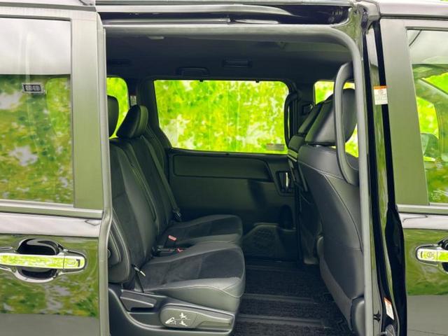 ヴォクシー ハイブリッドＺＳキラメキ３　保証書／純正　９インチ　ＳＤナビ／衝突安全装置／両側電動スライドドア／シートヒーター　前席／車線逸脱防止支援システム／シート　ハーフレザー／パーキングアシスト　バックガイド　衝突被害軽減システム（5枚目）