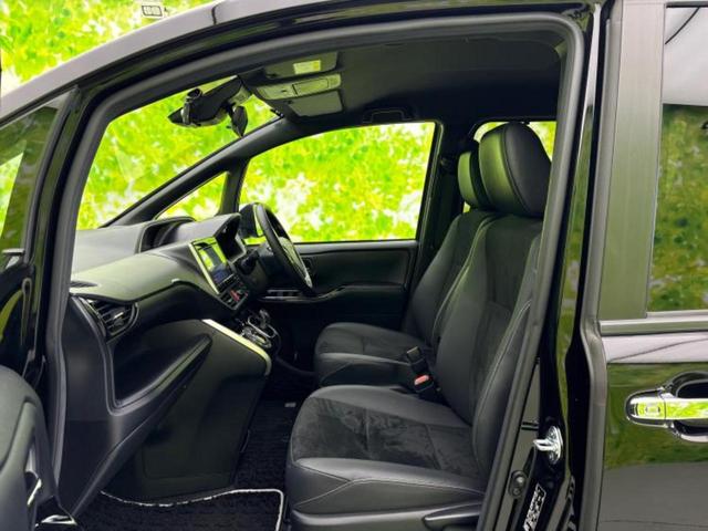 ヴォクシー ハイブリッドＺＳキラメキ３　保証書／純正　９インチ　ＳＤナビ／衝突安全装置／両側電動スライドドア／シートヒーター　前席／車線逸脱防止支援システム／シート　ハーフレザー／パーキングアシスト　バックガイド　衝突被害軽減システム（7枚目）